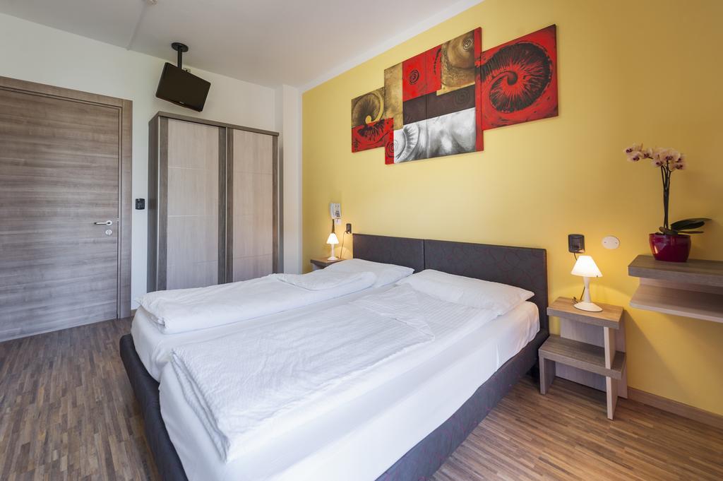 Hotel Garni Ischia Malcesine Pokoj fotografie